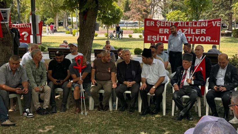 Mansur Yavaş yalnız bırakmadı: 6. gününe giren eyleme desteğe gitti - Resim : 1