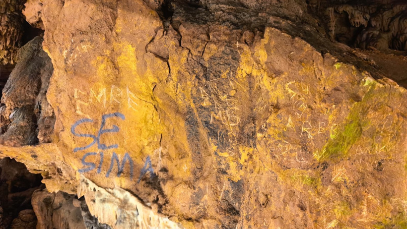 Milyonlarca yıllık mağarayı mahvettiler: Temizlemek bile yasak - Resim : 2