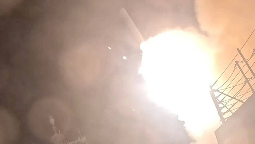 Savaşın ismi değişti! Körfez yangın yeri... ABD saldırıyor, İran bombalıyor - Resim : 3