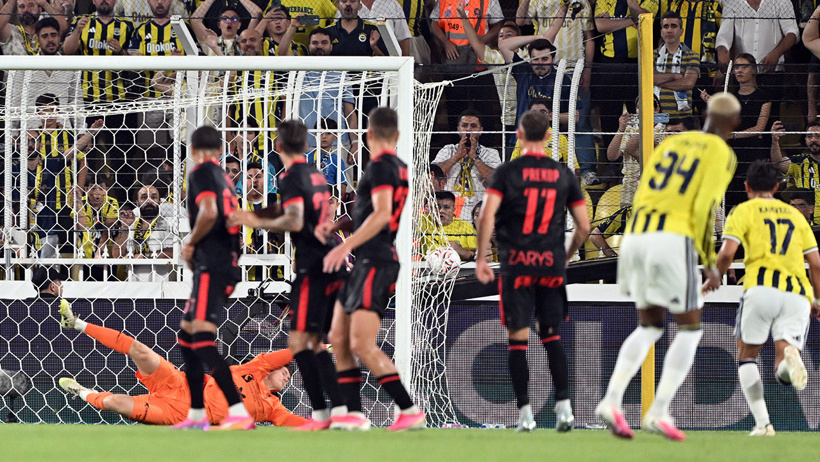 Fenerbahçe ilk maçı tek golle kazandı: Şampiyonlar Ligi'nde avantajı kaptı - Resim : 1