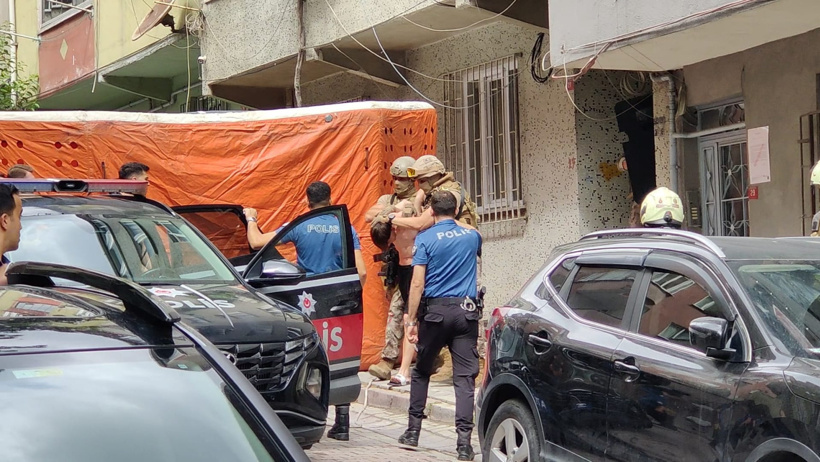 Uyuşturucu bağımlısı ailesini bıçakla rehin aldı! Özel harekat operasyonu ile kurtarıldılar - Resim : 1