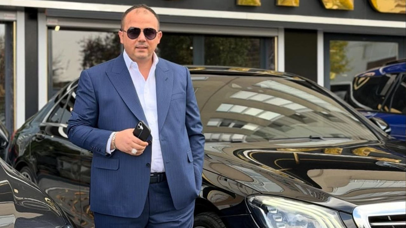 Fenomen iş insanına bıçaklı saldırı! Korku dolu anlar anbean görüntülendi - Resim : 1