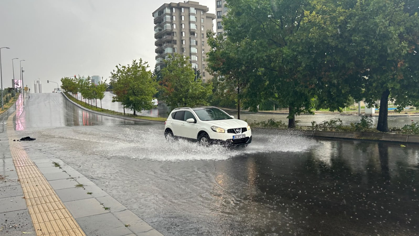 Yaz ortasında sağanak İstanbul ve Ankara’yı vurdu! Sabah uyananlar gözlerine inanamadı - Resim : 4
