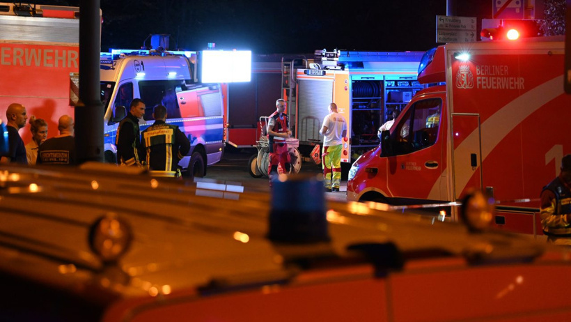 Berlin'de Onur Yürüyüşünde dehşet! Araç kalabalığa daldı, 1 kişi hayatını kaybetti - Resim : 1
