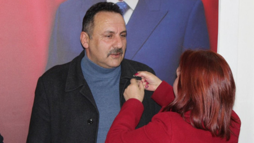 Eski AKP'li başkan AKP'lileri 