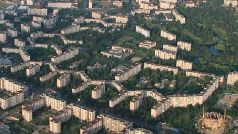 Tam 3 kilometre! Bu apartmanda 10 binden fazla kişi yaşıyor - Resim : 1