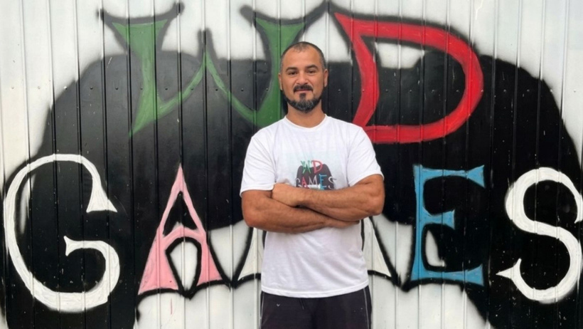İnternet kafe sahibi karne getirene harçlık veriyor, kitap okuyana bedava oyun oynatıyor - Resim : 1