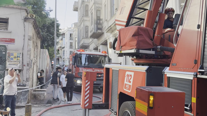 Son Dakika | İstiklal Caddesi'nde AVM'de yangın - Resim : 1
