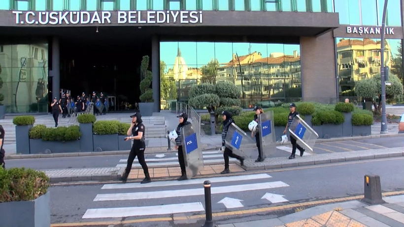 Son Dakika | Üsküdar Belediye Başkanı Sinem Dedetaş gözaltına alındı - Resim : 1