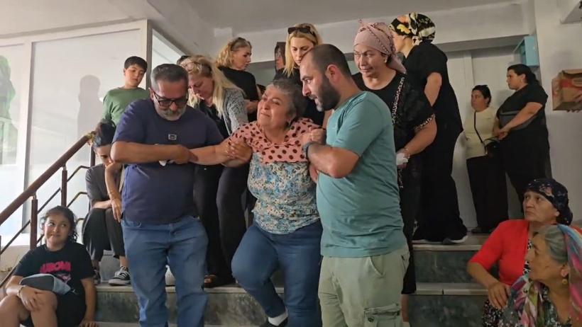Eren Kaşıkçı son yolculuğuna uğurlandı: Somer Sivrioğlu ve Mehmet Yalçınkaya da cenazede - Resim : 6