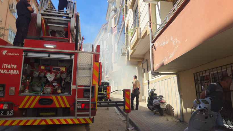 Bursa'da korkutan yangın: Ekipler mahsur kalanlar için seferber oldu - Resim : 1