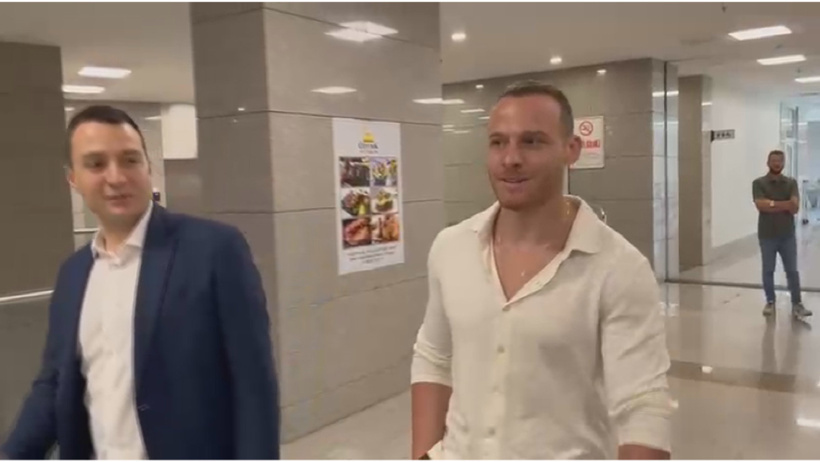 Ünlüler AHBAP soruşturması için adliyeye geldi: Eda Ece, Kerem Bürsin, İrem Helvacıoğlu - Resim : 2