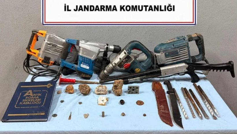Hepsi 1500 yıldır yerinde duruyordu: Çaldılar - Resim : 4
