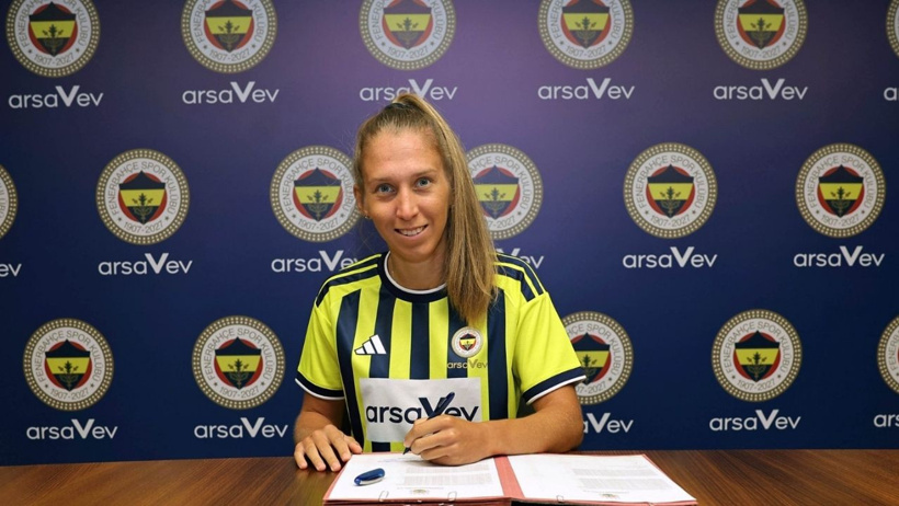 Fenerbahçe yeni transferini resmen açıkladı: Parma'dan geldi formayı giydi - Resim : 2