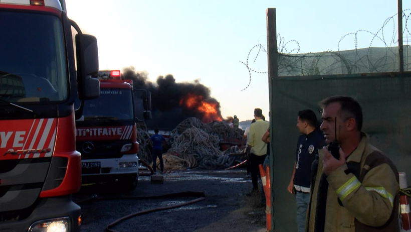 Lüks yatlar alev alev yandı: Yangın otluk alandan sıçradı - Resim : 2