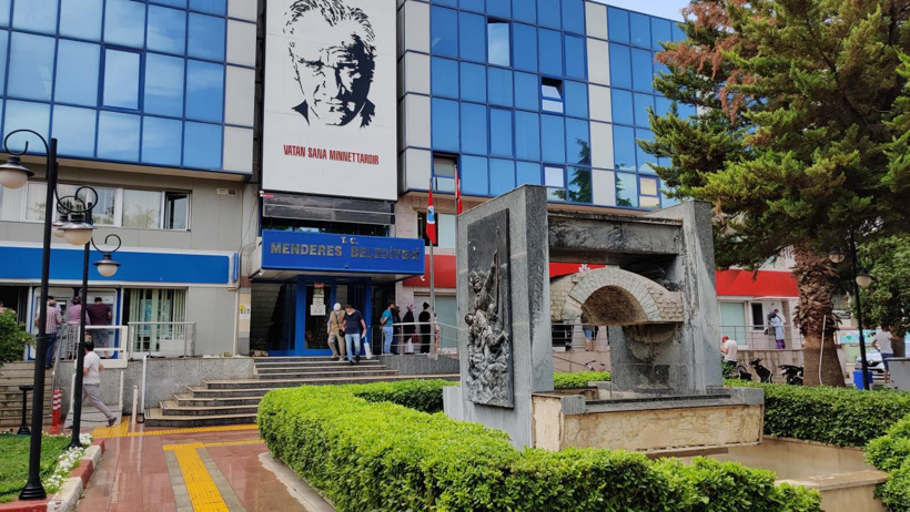 Son dakika | Menderes Belediyesi'ne operasyon: Belediye Başkanı İlkay Çiçek gözaltında - Resim : 3
