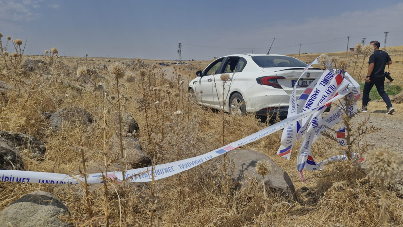 Diyarbakır'da gizemli ölüm! Arazide kadın cesedi bulundu! 2 kişi gözaltında - Resim : 1
