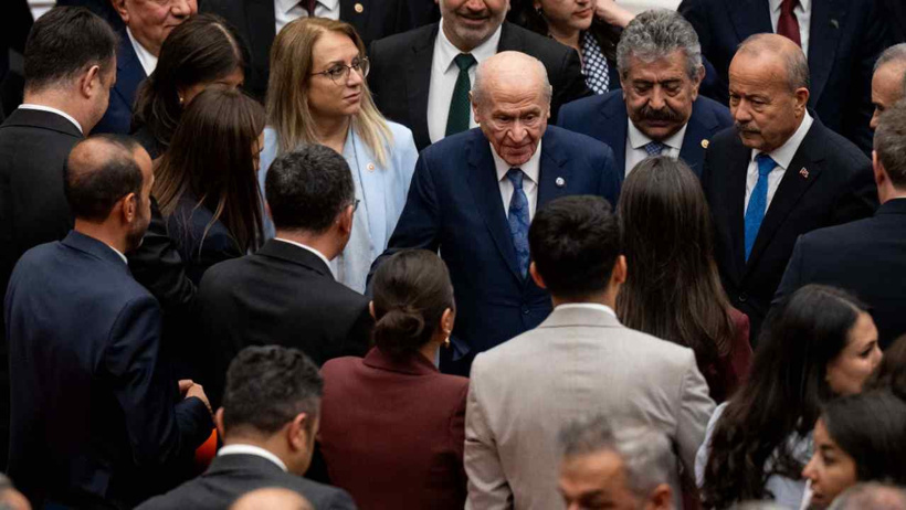 İşte süreç yasasının kabul edildiği anlar! Zılgıtlar çekildi alkışlar koptu: Tarihi kare de tekrarlandı - Resim : 5