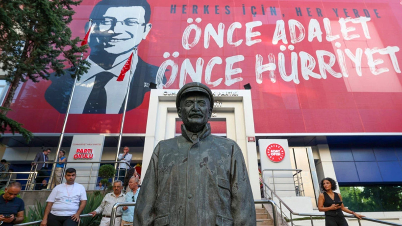 Kılıçdaroğlu İmamoğlu'nun izini CHP binasından sildi - Resim : 1