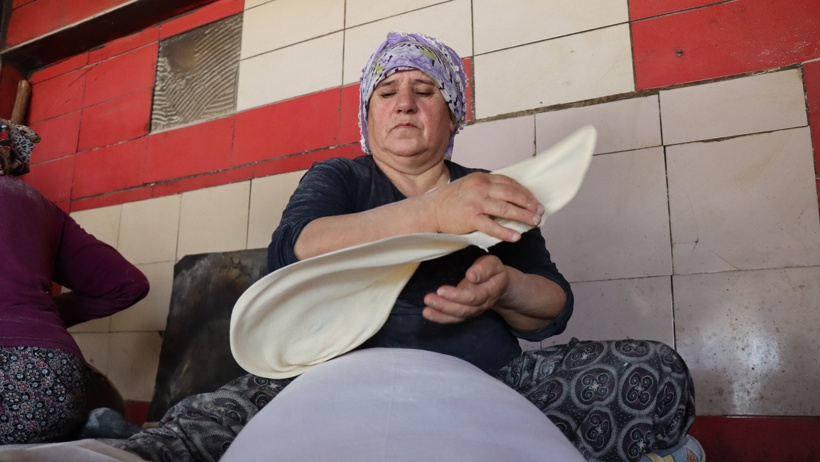 50 derece sıcakta alın teriyle pişiyor: Talebe yetişilemiyor, müşteriye yok çekiyorlar - Resim : 3