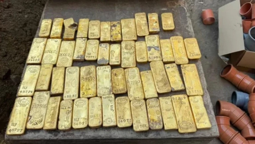 Tadilat yaparken duvarda buldular: 9 milyon euro değerinde altın külçe ve sikke çıktı - Resim : 3