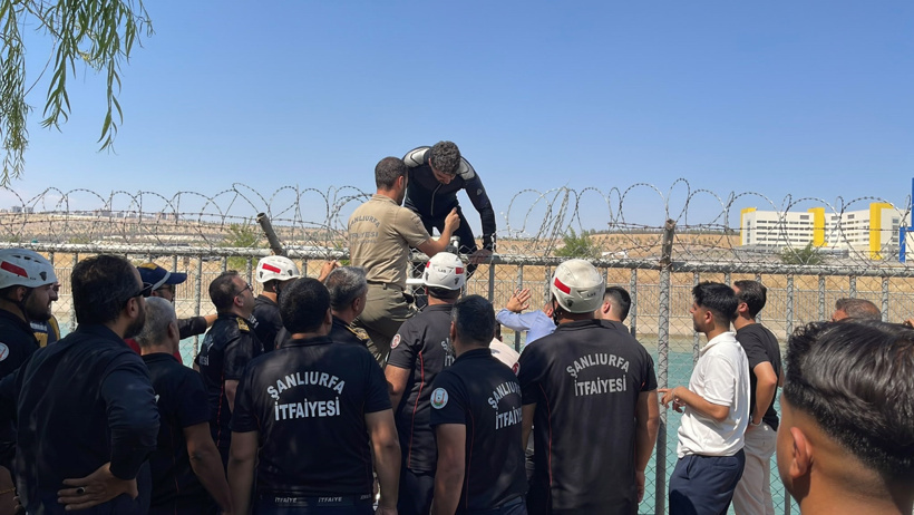 Akıntıya kapılan çocukları valinin korumaları kurtardı - Resim : 7