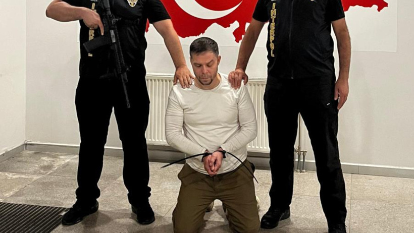 Türkiye'ye getirilirken "Uçakta bomba var" diye bağırdı: Son ana kadar kurtulmayı denedi - Resim : 1