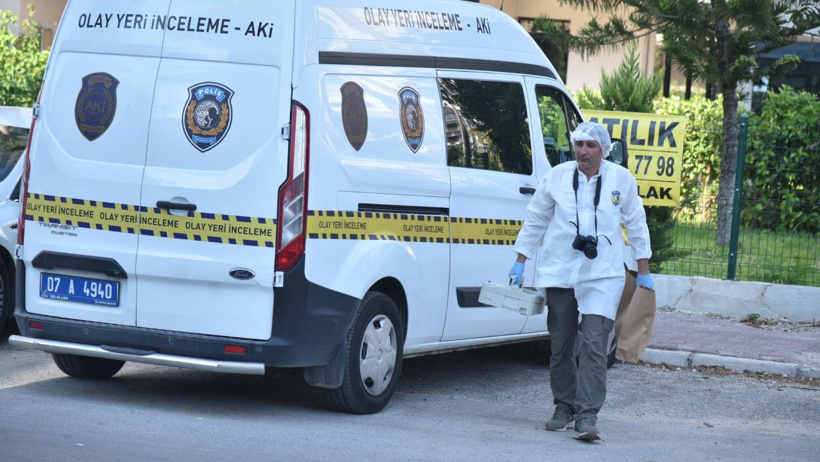 Anne ve kızı evlerinde ölü bulundu: 10 gündür haber alınamıyordu! - Resim : 1