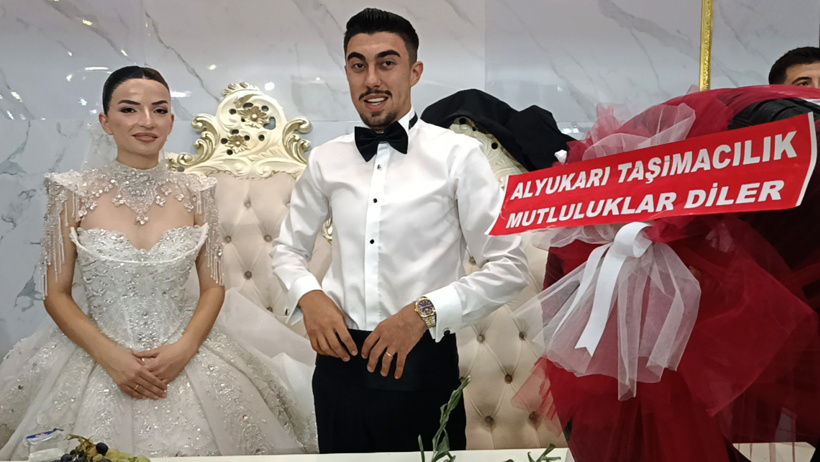 Düğünde “yok artık” dedirten takı! Damat görünce şaştı kaldı - Resim : 5