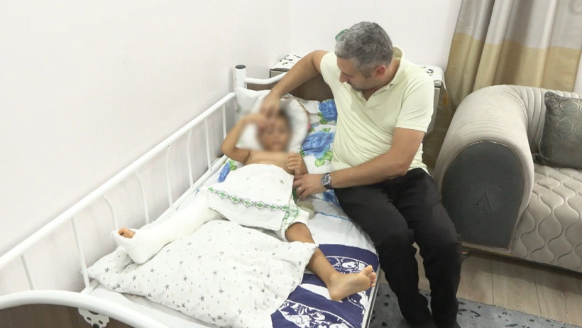Aile 'Öğretmen görmesine rağmen yardım etmedi' dedi: 4 yaşındaki Ediz’in üzerine futbol kalesi devrildi! - Resim : 1