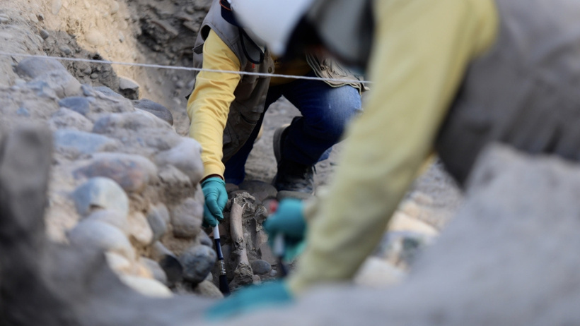 Piramidin dibindeki kuyu kapatılırken kurban etmişler: 1400 yıl sonra ortaya çıktı - Resim : 2