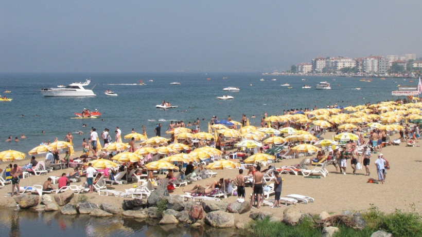 Her yaz nüfusu 10 katına çıkıyor: Hesaplı tatil isteyen yüzbinler bu ilçeye akın ediyor - Resim : 3