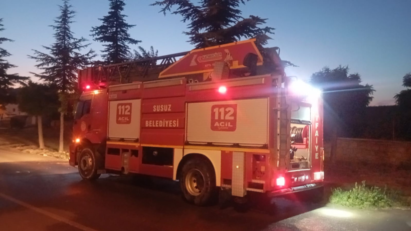 Son Dakika | Afyon'da orman yangını: Alevler rüzgarla yayıldı - Resim : 1