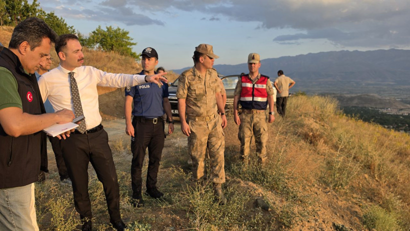 Erzincan’da heyelan tehlikesi: Tam 6 bağ evi tahliye edildi, dağ yolu kapatıldı! - Resim : 1