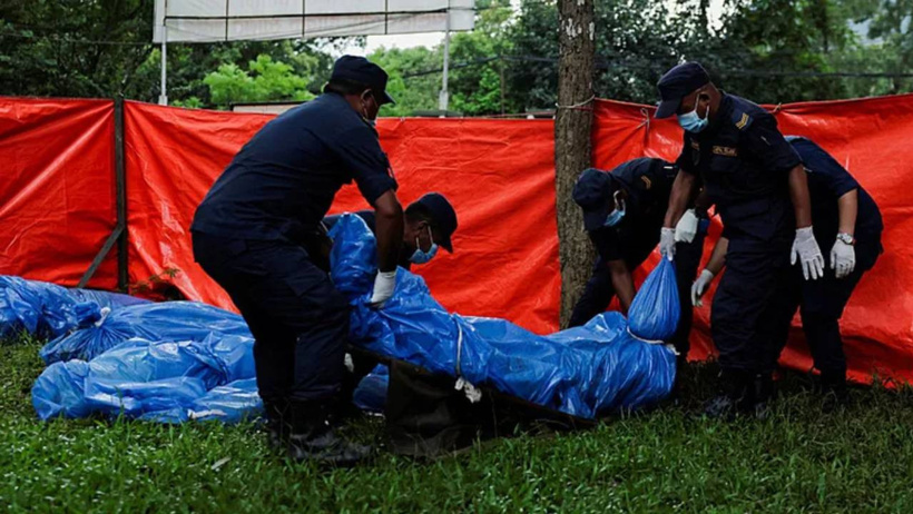 Nepal'de çürümüş cesetler Hindistan'a sürüklendi! Salgın hastalık riski başladı - Resim : 3