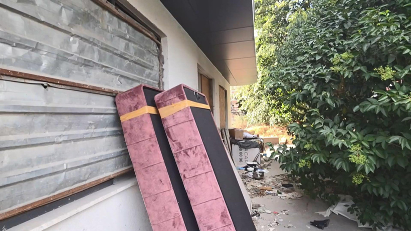 Hırsızlık için girdikleri binada ceset buldular! - Resim : 6