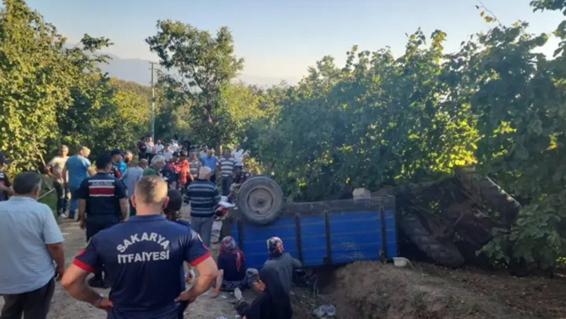 Fındık işçilerini taşıyan traktör devrildi: Çok sayıda yaralı var! - Resim : 1