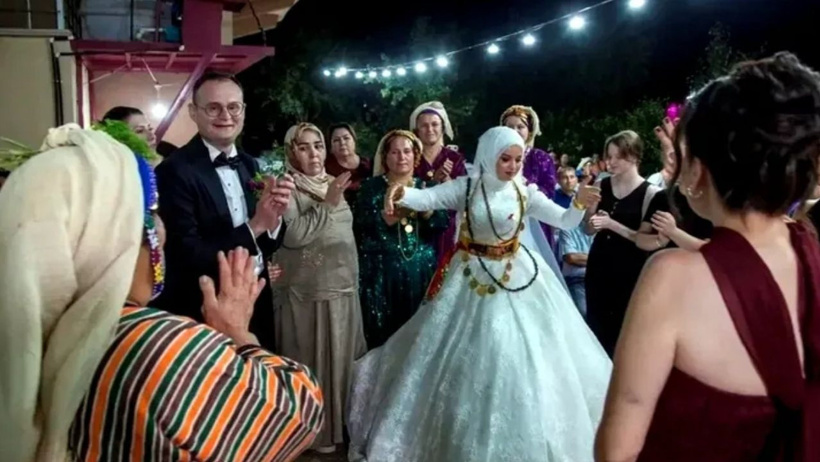 Türkiye bu düğünü konuşuyor! Yağlı güreşli 3 günlük düğün sonrası gelin kaçtı, 5 milyon TL’lik altın yok oldu - Resim : 3