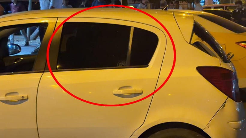 Oyun salonuna peş peşe ateş açtılar: 3 kişiyi yaraladılar, araçlar da kurşunlandı - Resim : 1