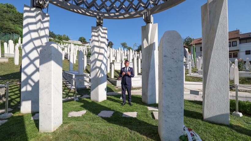 Özgür Özel'den Ratko Mladiç'in cenaze törenine tepki - Resim : 3