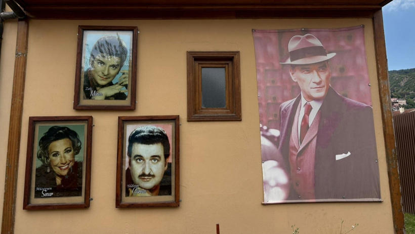 Zeki Müren'in koklamaya kıyamadığı 300 yıllık manolyanın hikayesini anlattı - Resim : 3