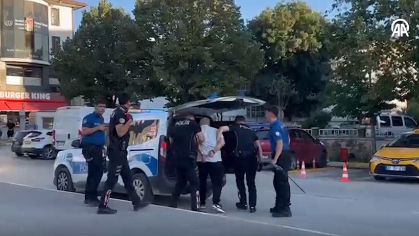 Son Dakika | Kastamonu Belediyesi'ne silah ve kılıçla saldırı: 1 gözaltı - Resim : 1