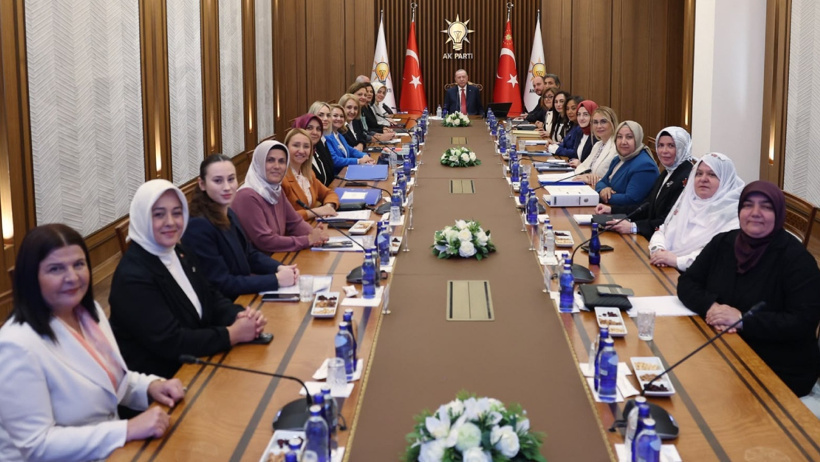 Son dakika | Foça Belediye Başkanı Saniye Bora Fıçı AKP'ye katıldı! - Resim : 1