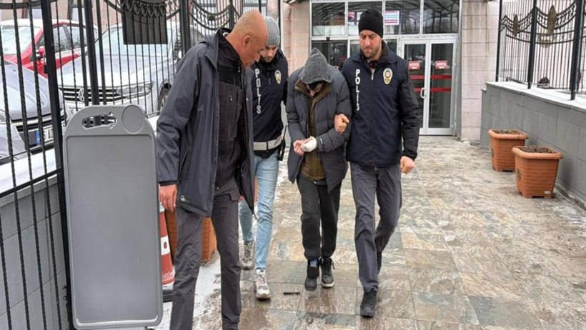 Üvey babasını bıçaklayarak öldürmüştü: Genç sanık “Kendimi ve annemi korudum” dedi - Resim : 3