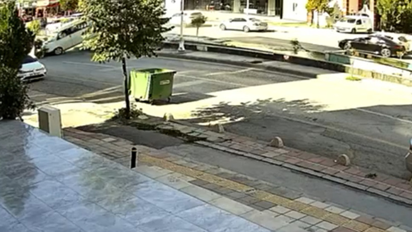 Malatya'da facianın eşiğinden dönüldü! Karşı şeride geçip kuryeye çarptı - Resim : 4