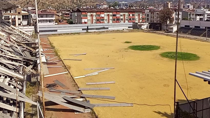 66 yıllık tarihi stadın yıkımına başlandı: Dev maçlara ev sahipliği yapmıştı - Resim : 1