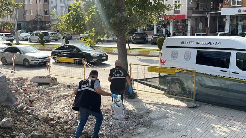 Kepçe toprağı kazarken ortaya çıktı: Okulun altından çıkanları görünce hemen polise haber verdiler - Resim : 2