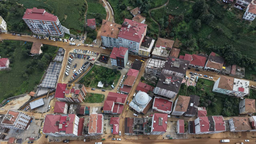 Sel vurdu, 8 okul tatil edildi: Eğitime 1 gün ara verildi - Resim : 1