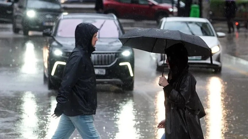 Yağmur İstanbul’u terk etmedi: Yeniden başlayacağı tarih belli oldu - Resim : 1