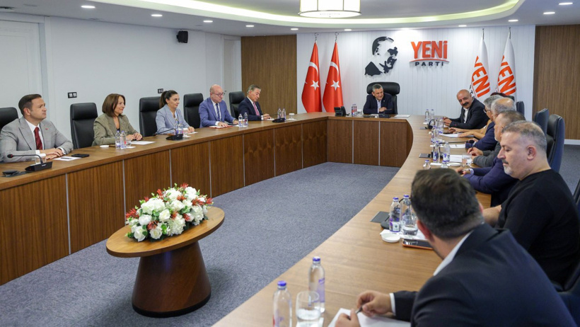 YENİ Parti Lideri Özgür Özel Alevi kurum temsilcileriyle bir araya geldi - Resim : 1
